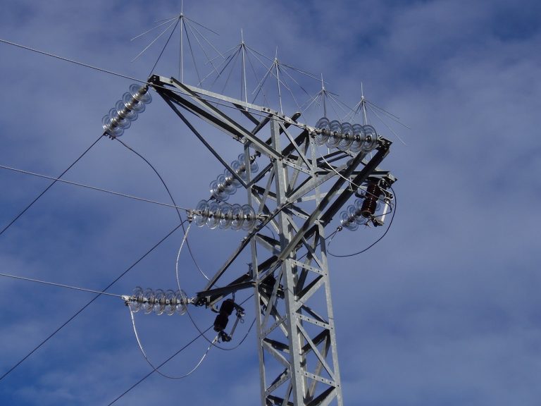 Maintenance HTA : pourquoi l’entretien des postes haute tension est important ?